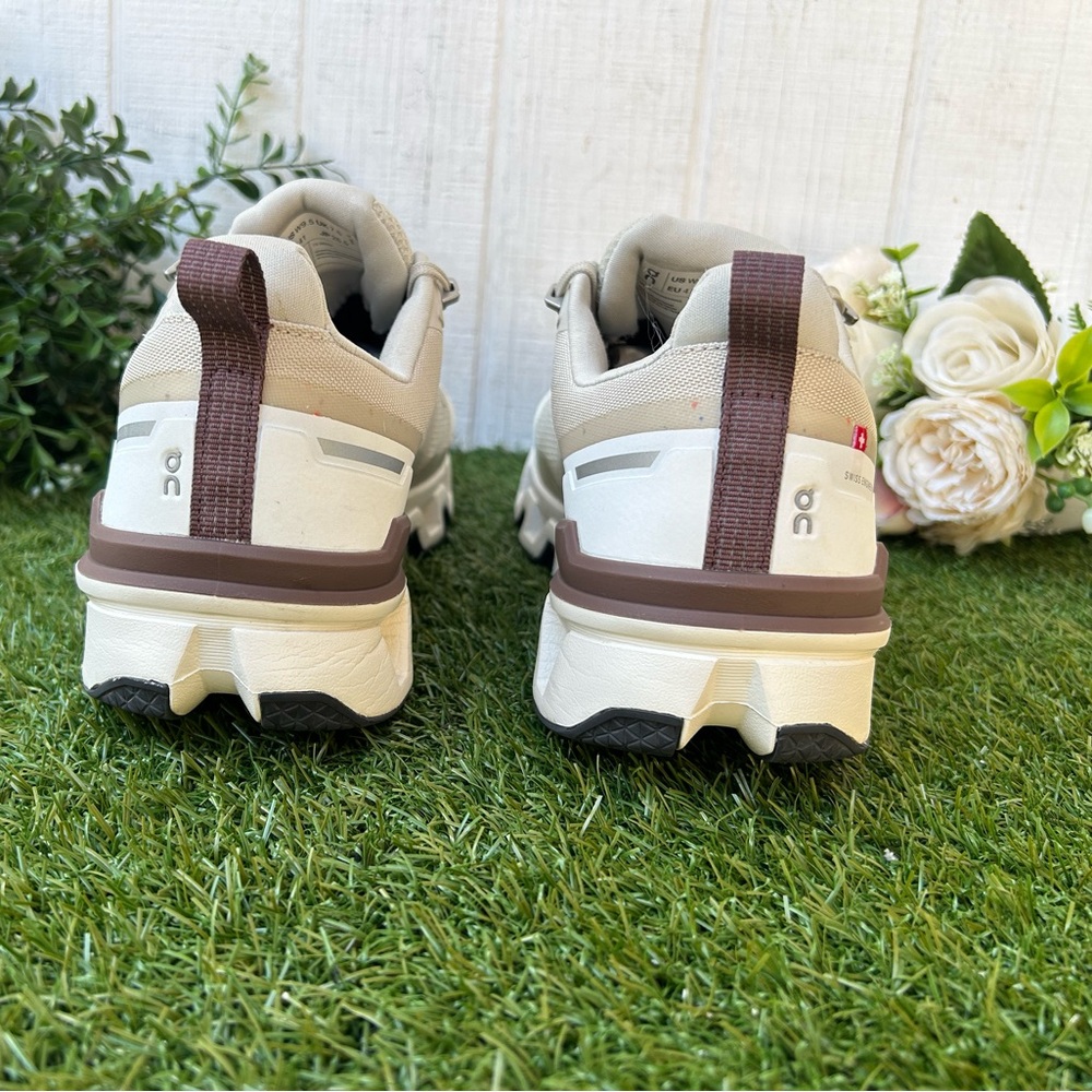 ON Cloudwander Waterproof  women size 9.5 
COLOR: SAND | IVORY $ 170 - Picture 8 of 16
